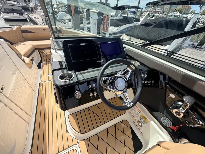 Slide: The Image of Sea Ray SLX 260 Outboard 2027 - 21