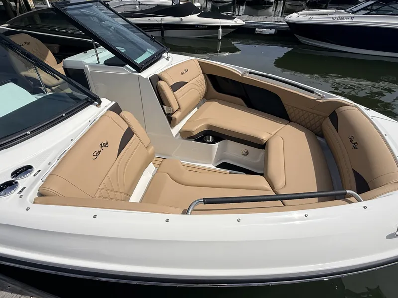 Slide: The Image of Sea Ray SLX 260 Outboard 2027 - 30