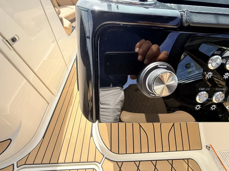 Slide: The Image of Sea Ray SLX 260 Outboard 2027 - 24