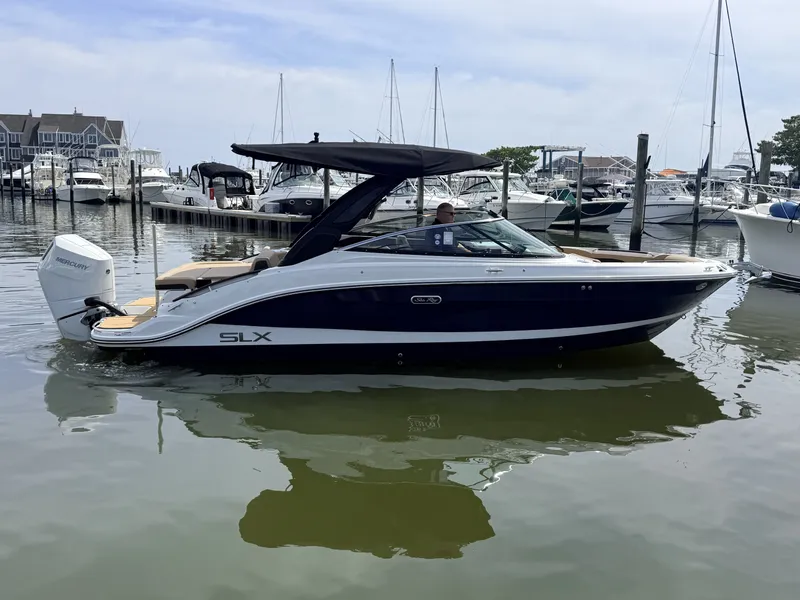 Slide: The Image of Sea Ray SLX 260 Outboard 2027 - 1