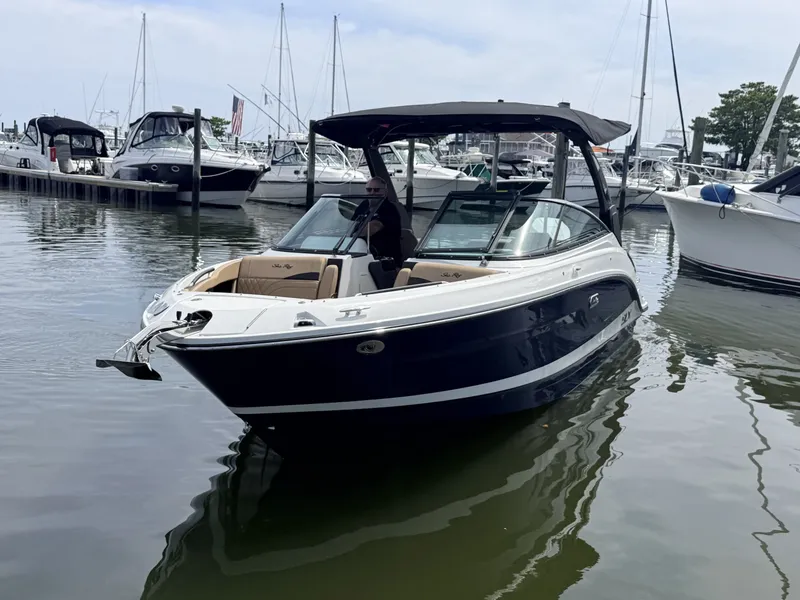 Slide: The Image of Sea Ray SLX 260 Outboard 2027 - 7
