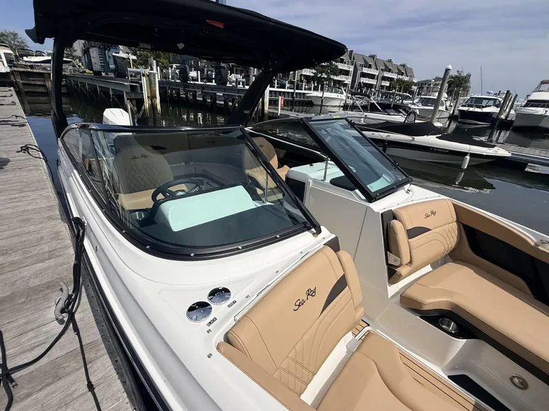 Slide: The Image of Sea Ray SLX 260 Outboard 2027 - 31
