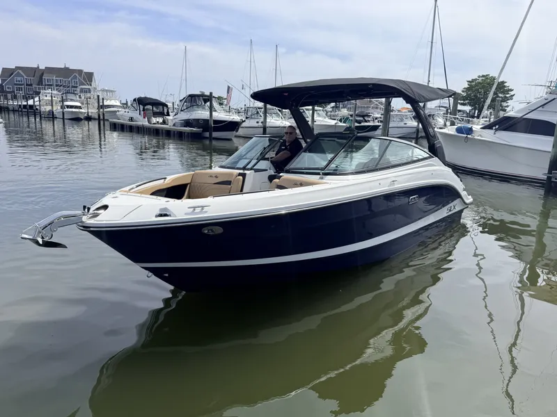 Slide: The Image of Sea Ray SLX 260 Outboard 2027 - 8