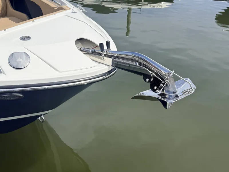 Slide: The Image of Sea Ray SLX 260 Outboard 2027 - 34