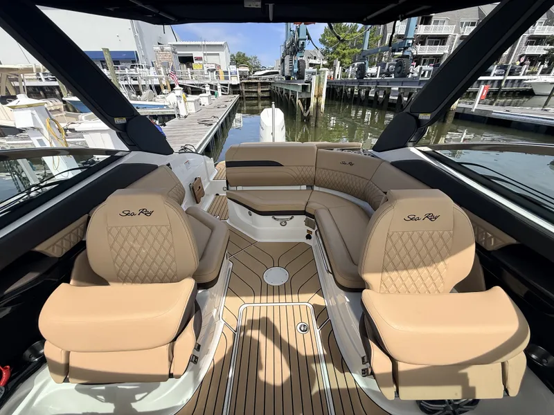 Slide: The Image of Sea Ray SLX 260 Outboard 2027 - 29