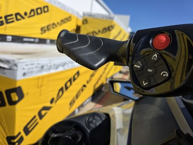 Slide: The Image of Sea-Doo GTX Limited 300 Blue Abyss 2023 - 10