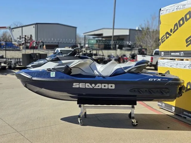 Slide: The Image of Sea-Doo GTX Limited 300 Blue Abyss 2023 - 12