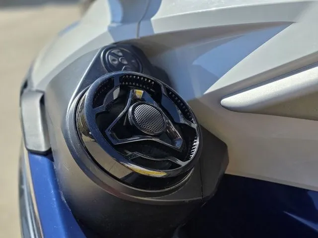 Slide: The Image of Sea-Doo GTX Limited 300 Blue Abyss 2023 - 16