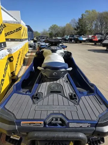 Slide: The Image of Sea-Doo GTX Limited 300 Blue Abyss 2023 - 4