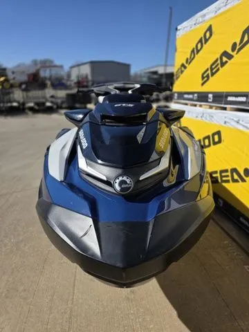 Slide: The Image of Sea-Doo GTX Limited 300 Blue Abyss 2023 - 6