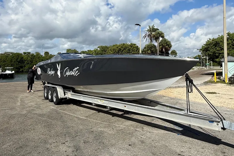 Slide: The Image of Cigarette 38' Top Gun GT 1994 - 3