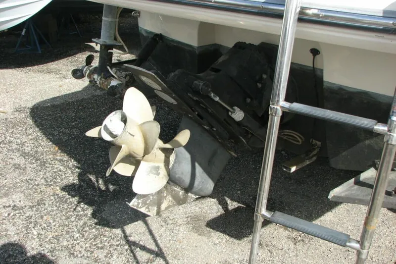 Slide: The Image of 2014 Monterey 280 Sport Yacht propeller and ladder detail. - 12