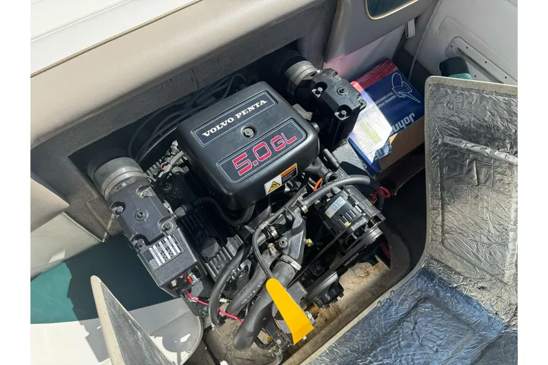 Slide: The Image of Volvo Penta 5.0GL engine in a 2001 Reinell 203 boat. - 22
