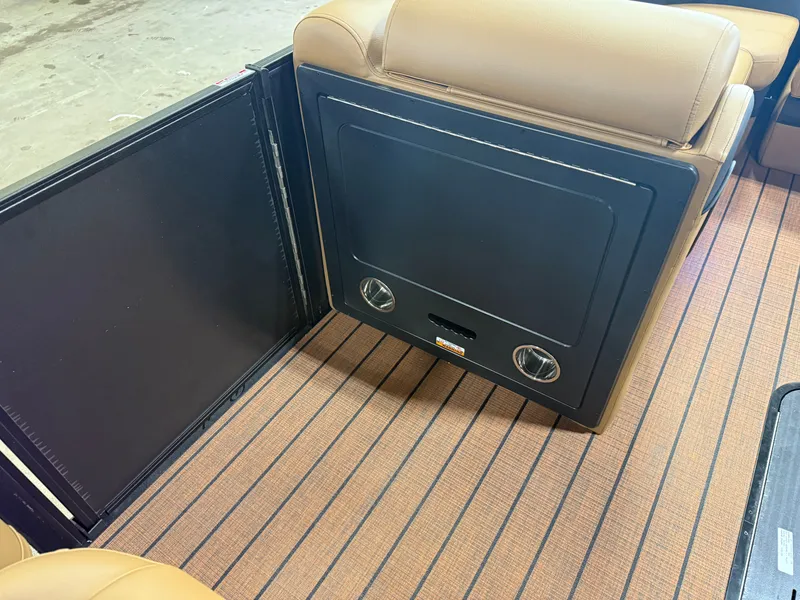 Slide: The Image of Bentley Pontoons Elite 350HP Admiral 253 Quad Lounge Tritoon 2026 - 24