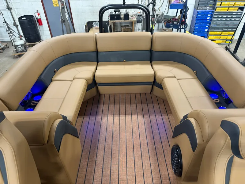Slide: The Image of Bentley Pontoons Elite 350HP Admiral 253 Quad Lounge Tritoon 2026 - 30