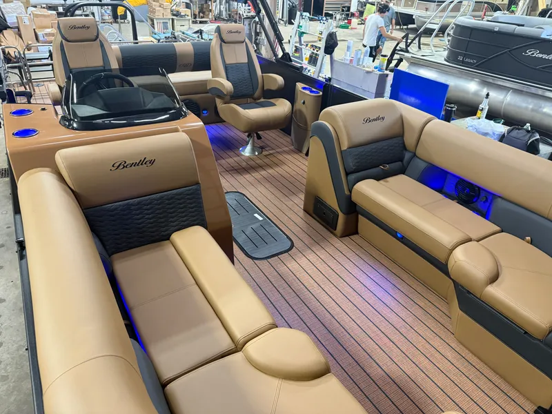 Slide: The Image of Bentley Pontoons Elite 350HP 253 Swingback Tritoon 2026 - 35