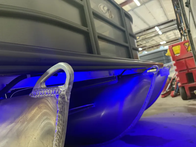 Slide: The Image of Bentley Pontoons Elite 350HP 253 Swingback Tritoon 2026 - 49