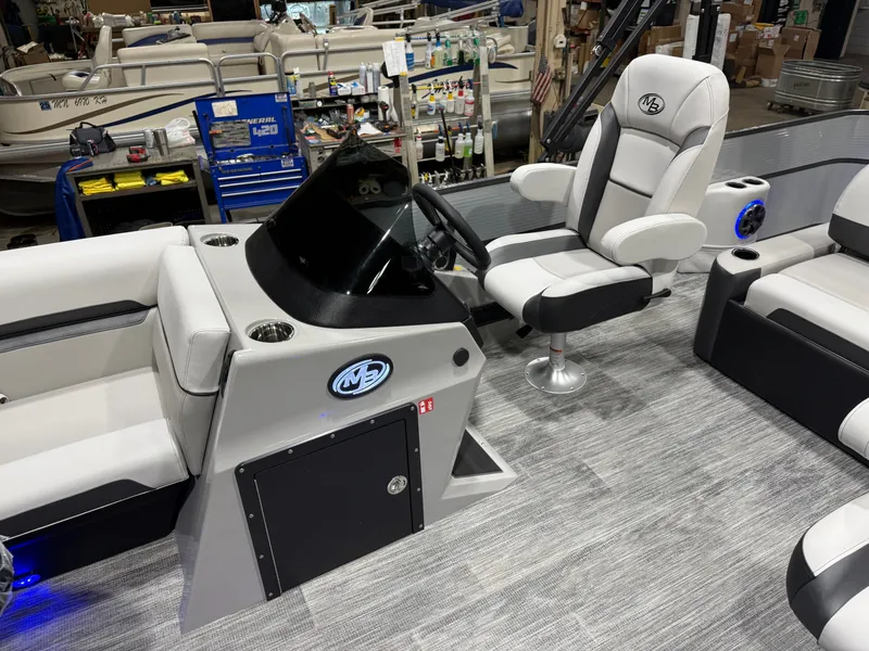 Slide: The Image of Montego Bay 8522 Swingback Premium Deluxe Pontoon & Honda 4-Stroke EFI 2026 - 10