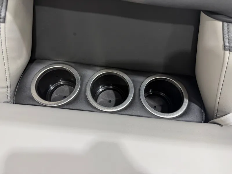 Slide: The Image of Montego Bay 8522 Swingback Premium Deluxe Pontoon & Honda 4-Stroke EFI 2026 - 25