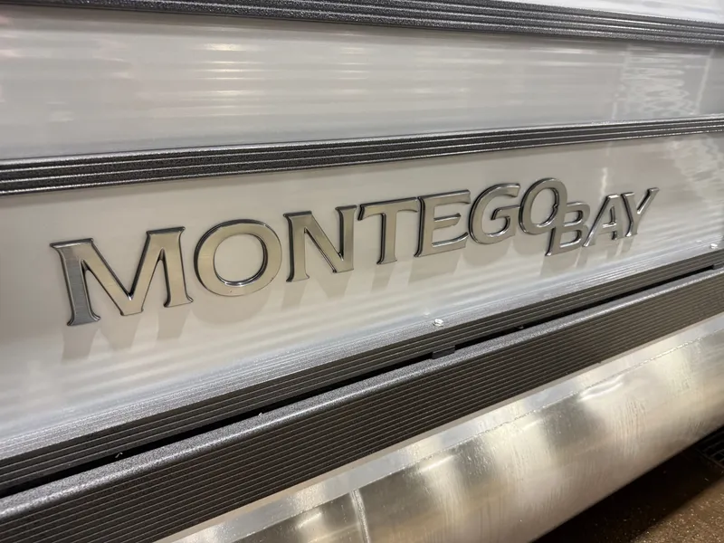 Slide: The Image of Montego Bay 8522 Swingback Premium Deluxe Pontoon & Honda 4-Stroke EFI 2026 - 36