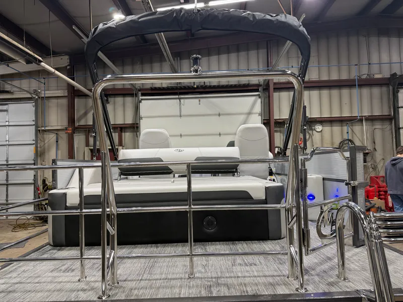 Slide: The Image of Montego Bay 8522 Swingback Premium Deluxe Pontoon & Honda 4-Stroke EFI 2026 - 39