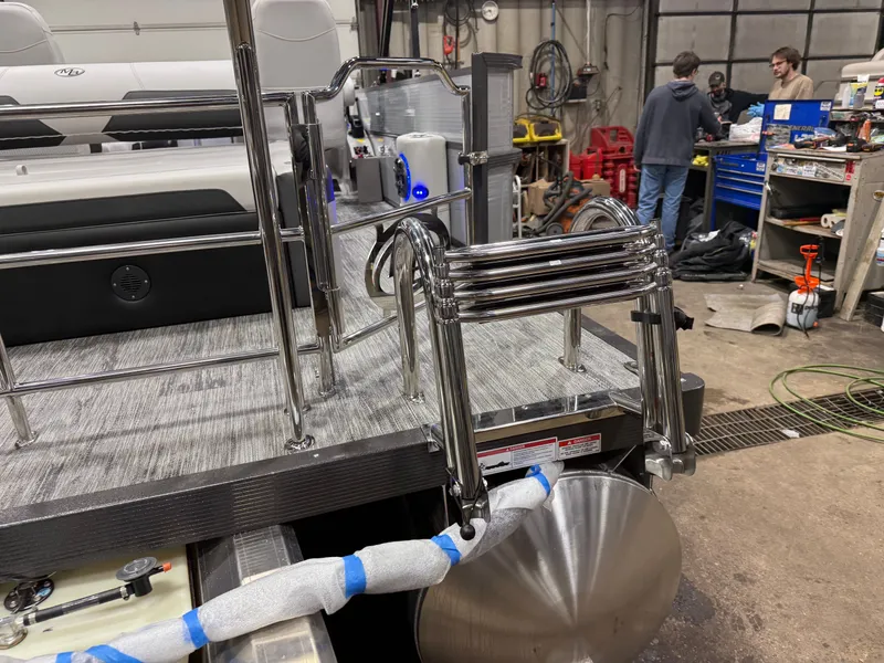 Slide: The Image of Montego Bay 8522 Swingback Premium Deluxe Pontoon & Honda 4-Stroke EFI 2026 - 40