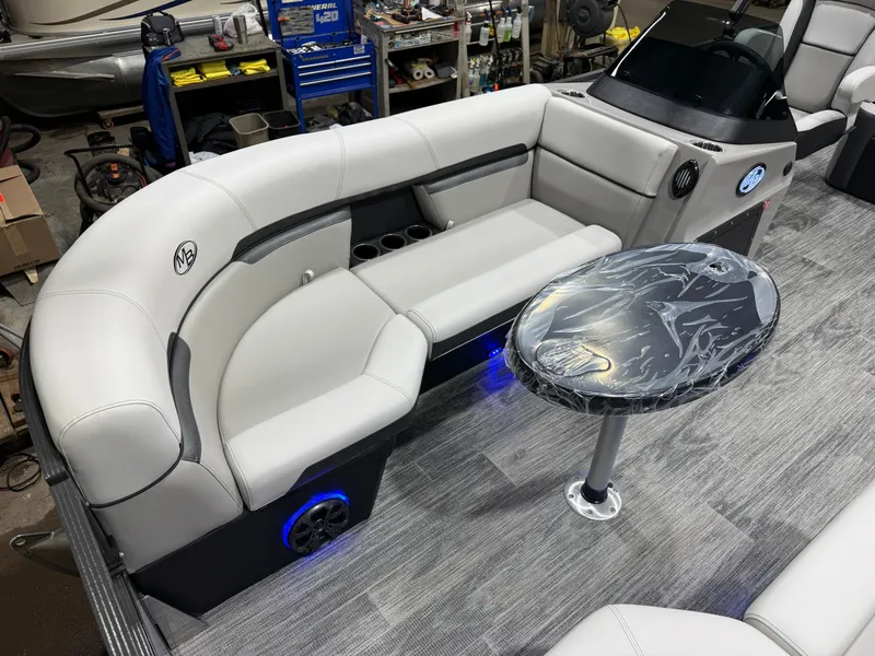 Slide: The Image of Montego Bay 8522 Swingback Premium Deluxe Pontoon & Honda 4-Stroke EFI 2026 - 7