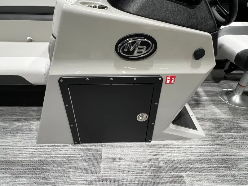 Slide: The Image of Montego Bay 8522 Quad Lounger BR Deluxe Pontoon & Honda 4-Stroke EFI 2026 - 19