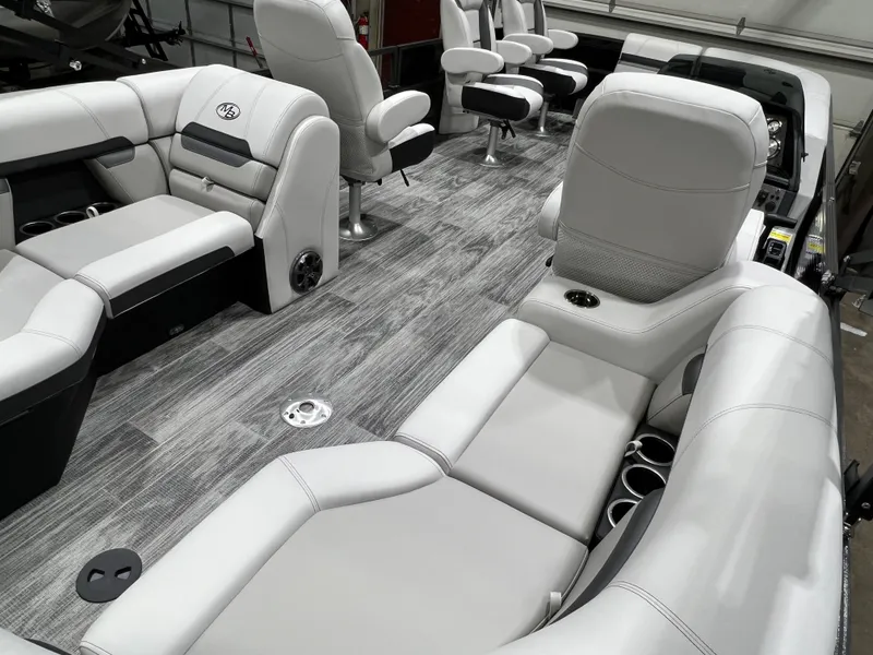 Slide: The Image of Montego Bay 8522 Quad Lounger BR Deluxe Pontoon & Honda 4-Stroke EFI 2026 - 23