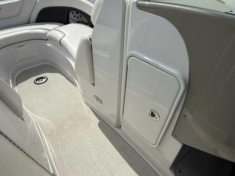 Slide: The Image of Crownline Boats 240 LS 2008 - 10