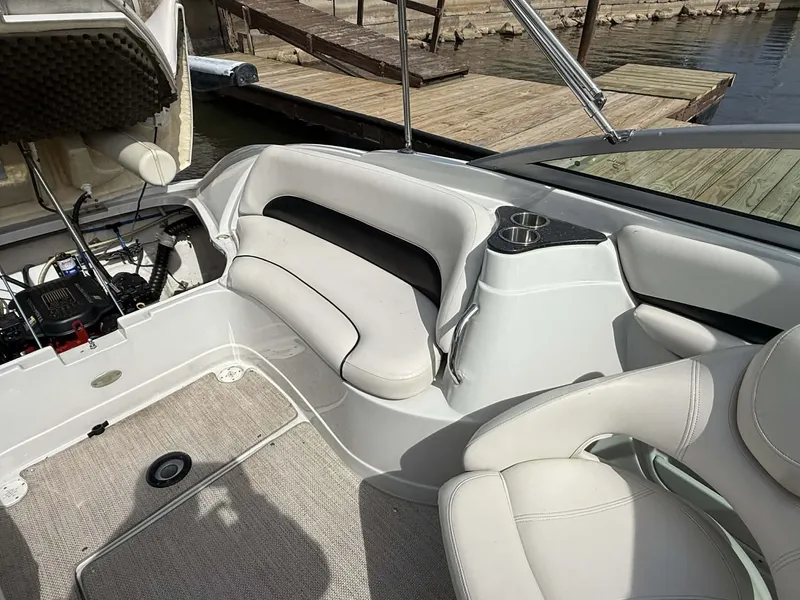 Slide: The Image of Crownline Boats 240 LS 2008 - 13