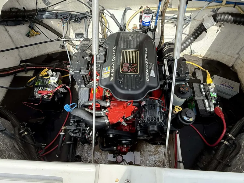 Slide: The Image of Crownline Boats 240 LS 2008 - 15