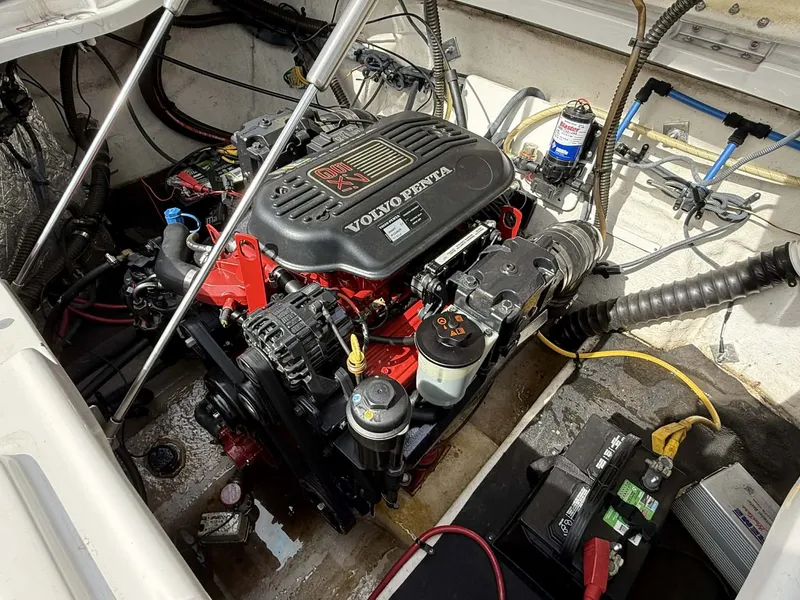 Slide: The Image of Crownline Boats 240 LS 2008 - 3