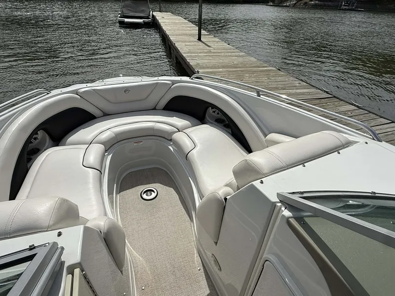 Slide: The Image of Crownline Boats 240 LS 2008 - 8