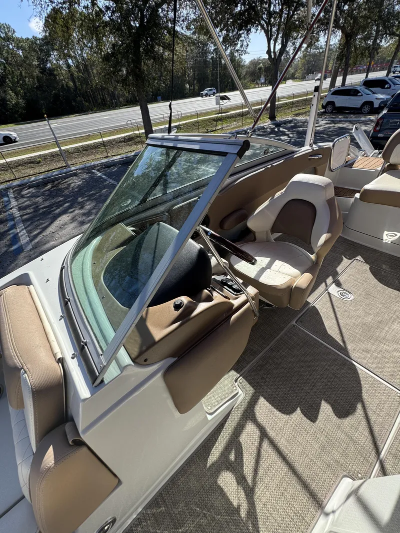 Slide: The Image of Crownline Boats Eclipse E21 XS 2018 - 11