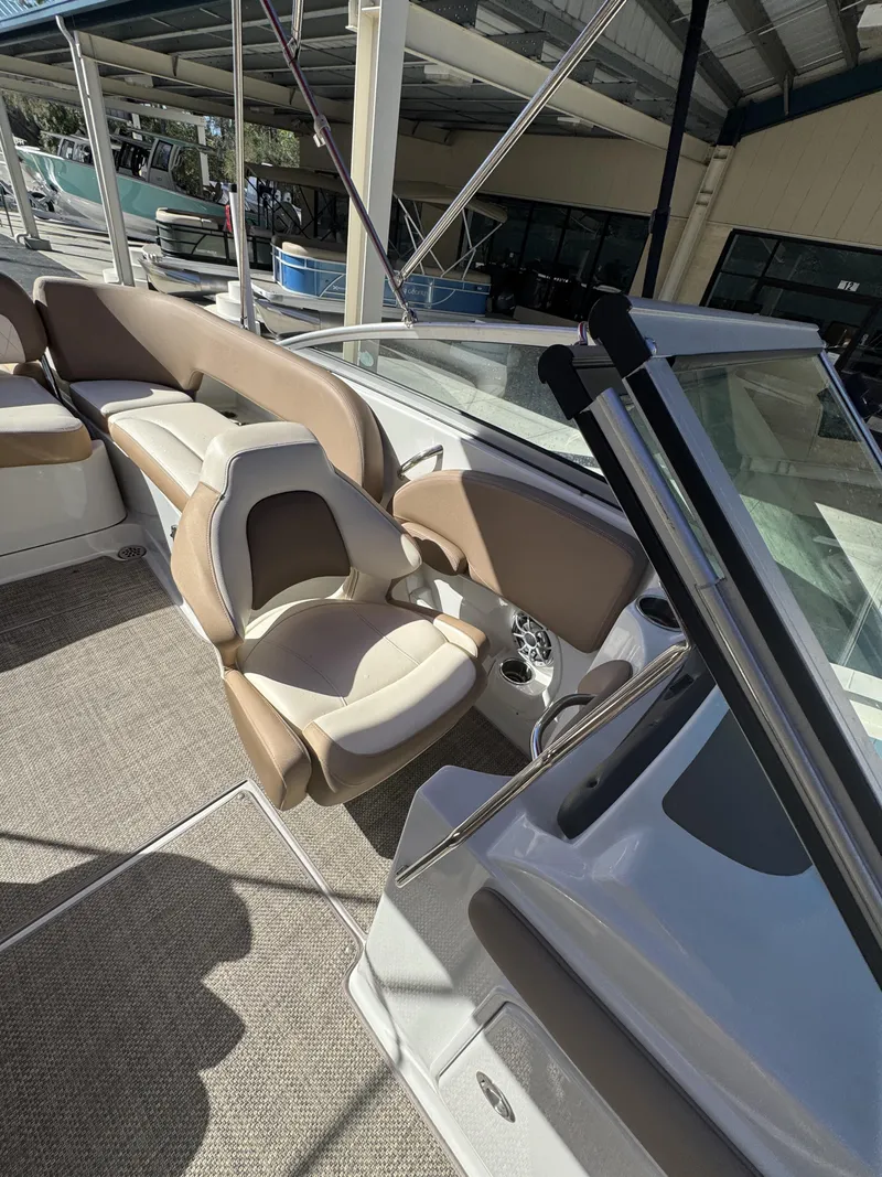 Slide: The Image of Crownline Boats Eclipse E21 XS 2018 - 12