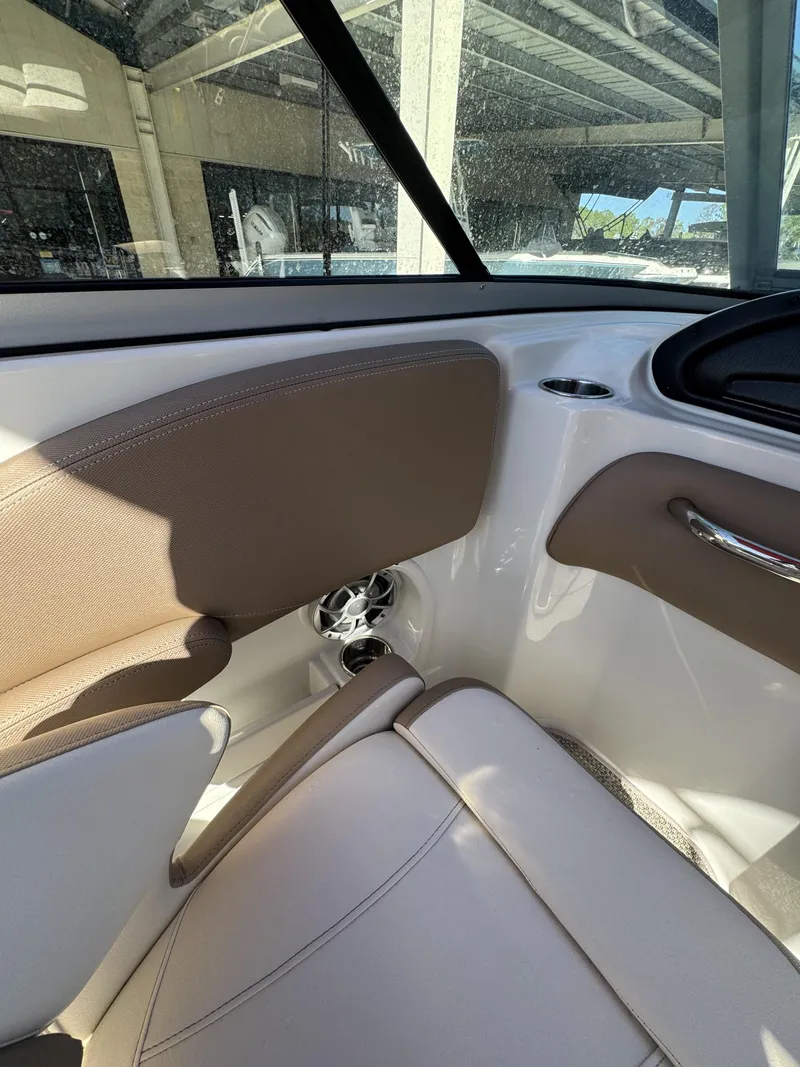 Slide: The Image of Crownline Boats Eclipse E21 XS 2018 - 15