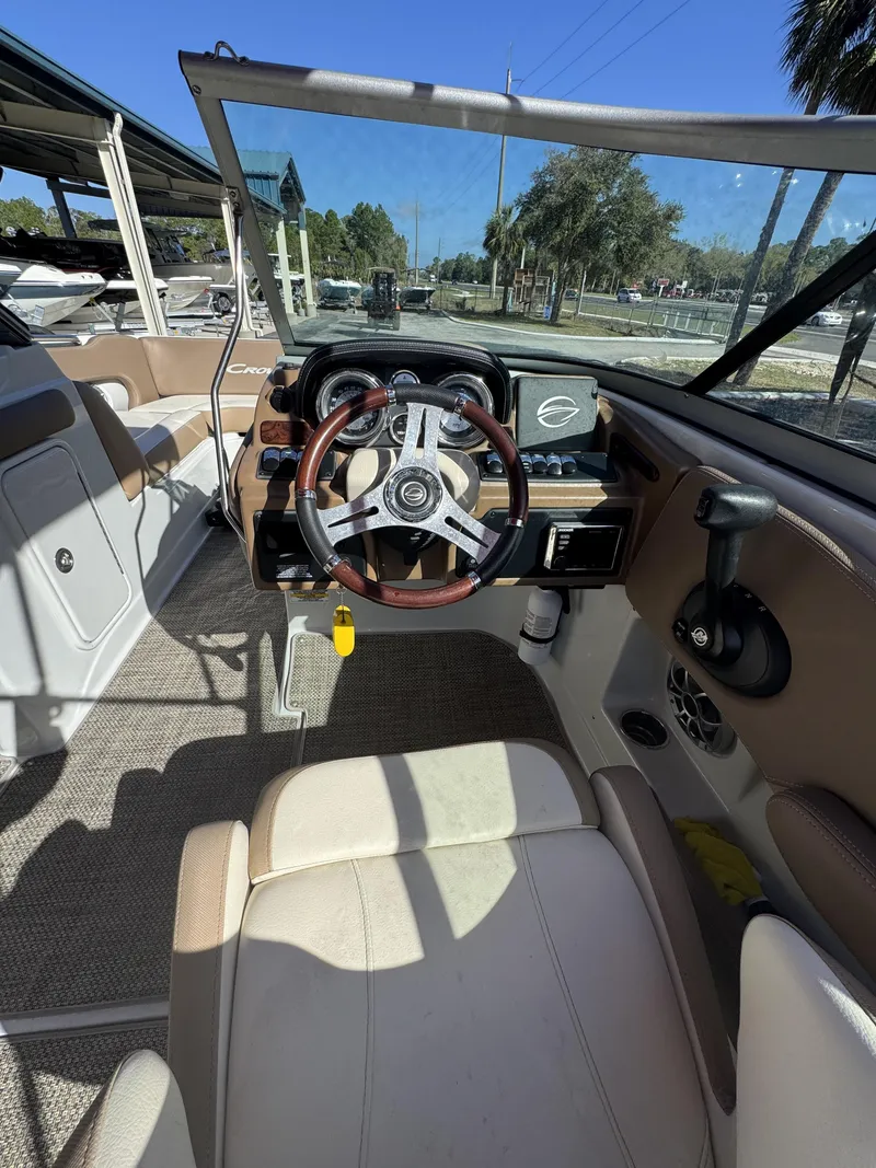 Slide: The Image of Crownline Boats Eclipse E21 XS 2018 - 16
