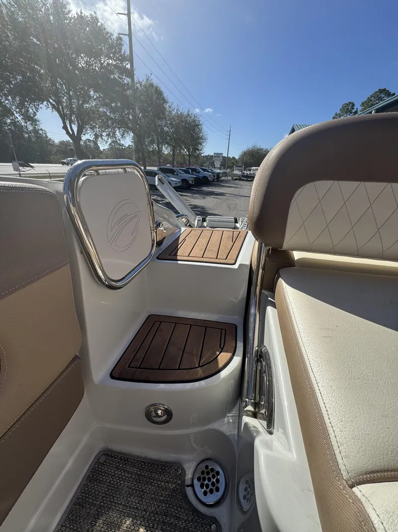 Slide: The Image of Crownline Boats Eclipse E21 XS 2018 - 21