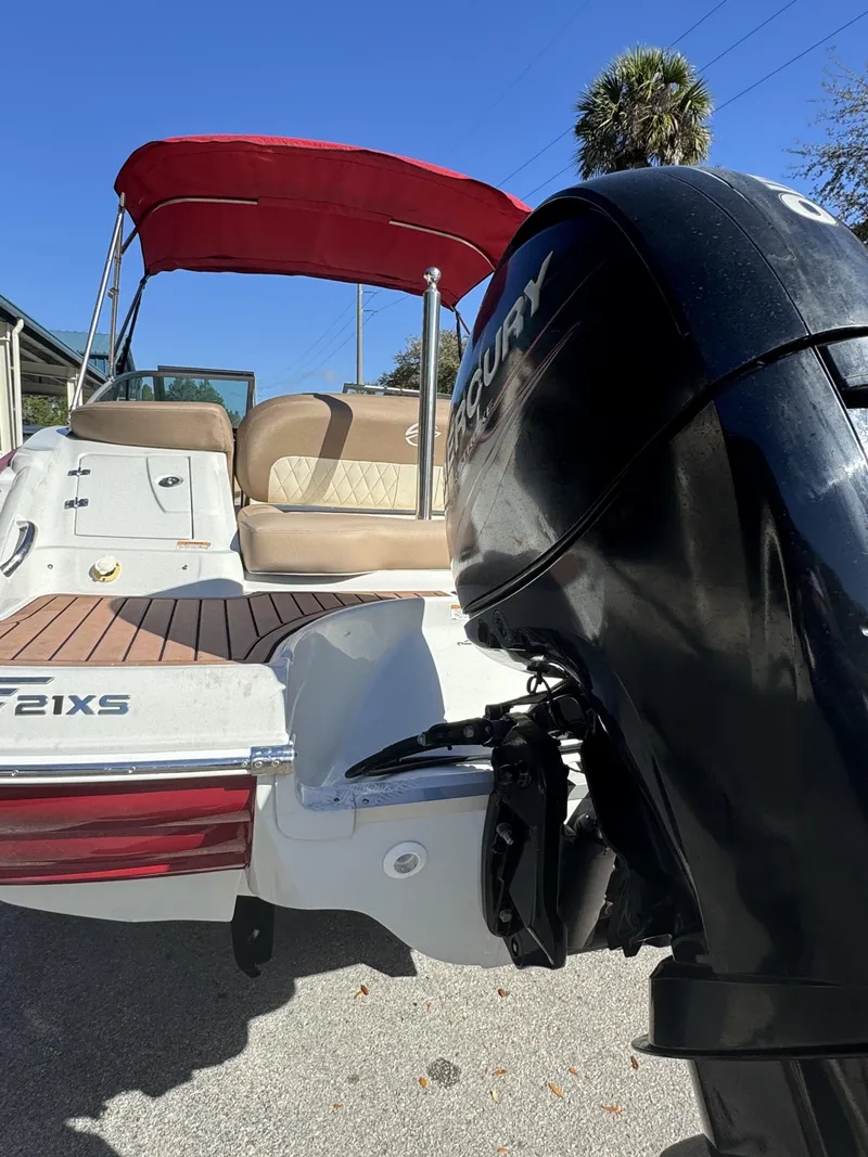 Slide: The Image of Crownline Boats Eclipse E21 XS 2018 - 27