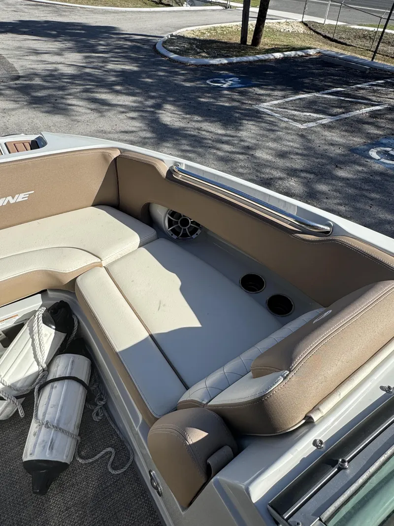 Slide: The Image of Crownline Boats Eclipse E21 XS 2018 - 29