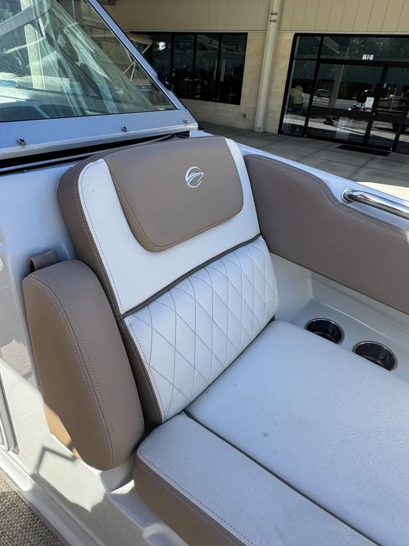 Slide: The Image of Crownline Boats Eclipse E21 XS 2018 - 31