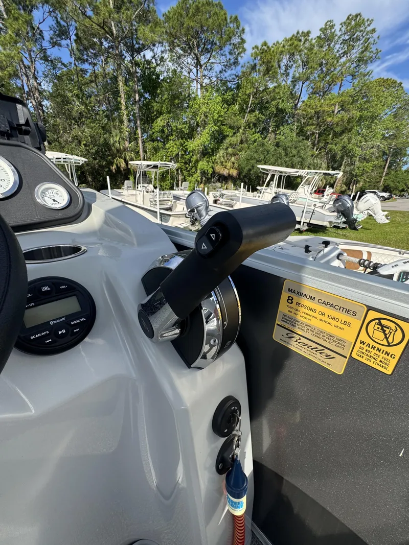 Slide: The Image of Bentley Pontoons LE 180 3 POINT 2023 - 11