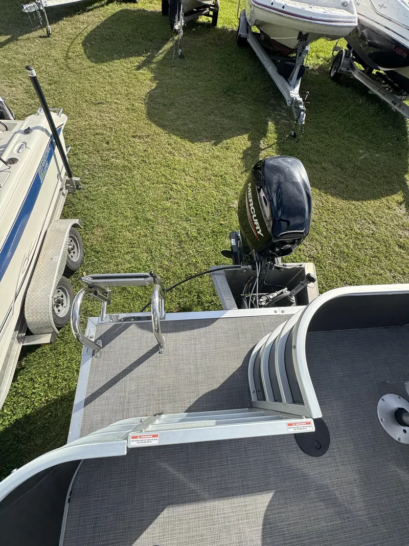 Slide: The Image of Bentley Pontoons LE 180 3 POINT 2023 - 15