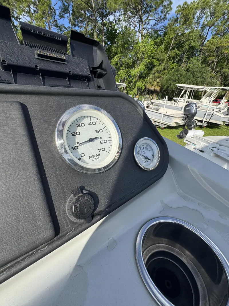 Slide: The Image of Bentley Pontoons LE 180 3 POINT 2023 - 29