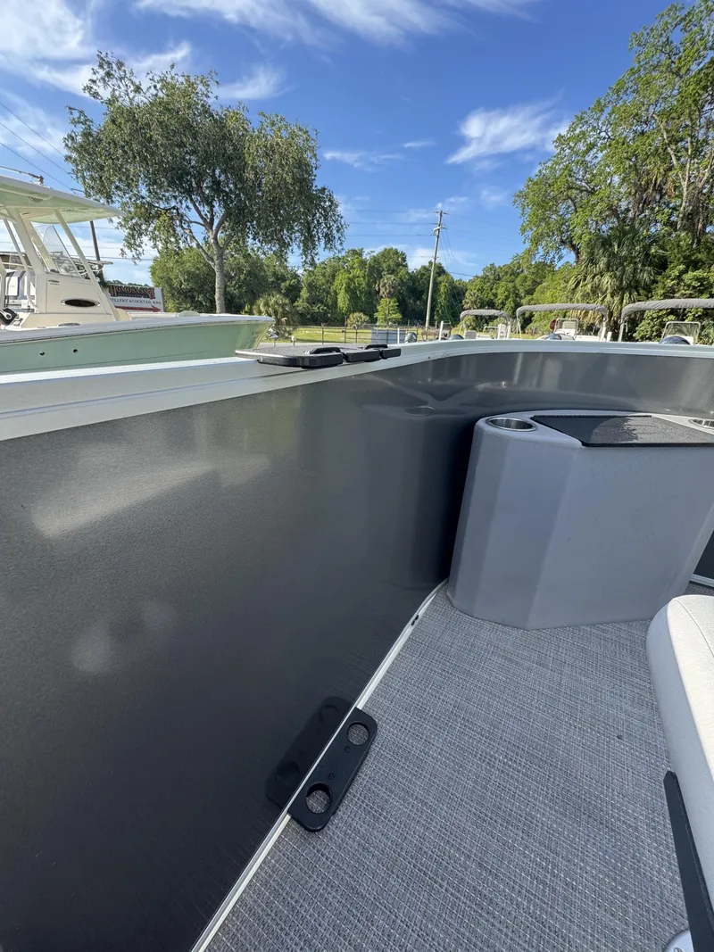 Slide: The Image of Bentley Pontoons LE 180 3 POINT 2023 - 34