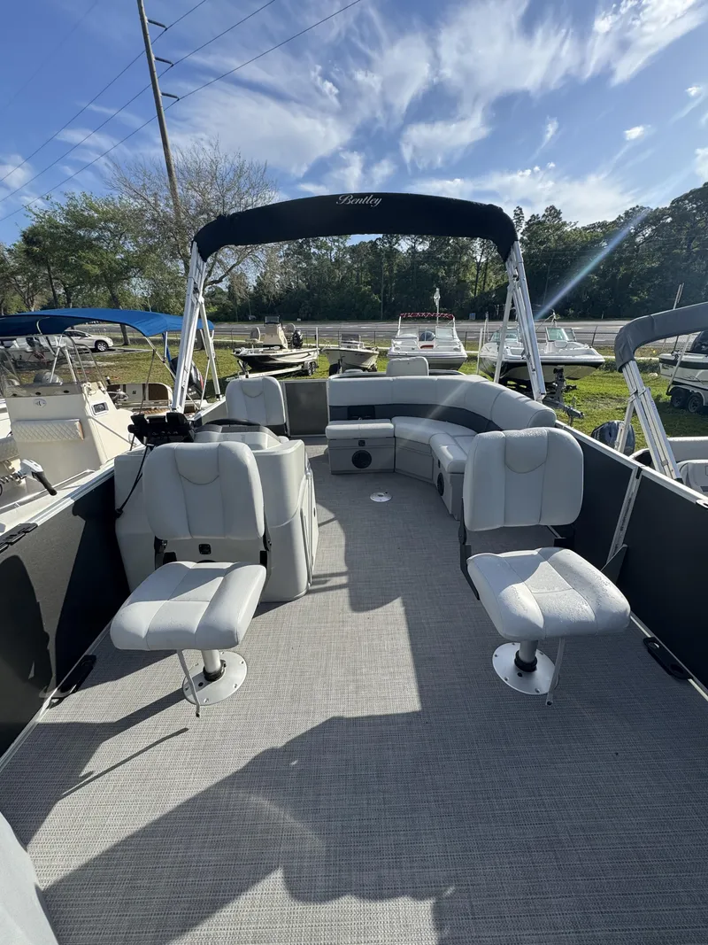 Slide: The Image of Bentley Pontoons LE 180 3 POINT 2023 - 35