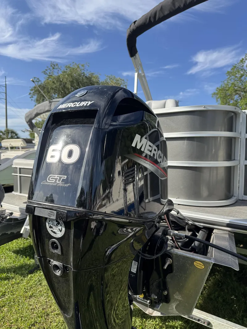 Slide: The Image of Bentley Pontoons LE 180 3 POINT 2023 - 5