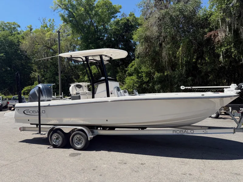 The Image of Robalo Cayman 246 2025 - 1