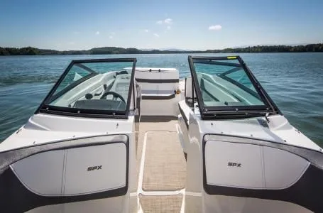 Slide: The Image of Sea Ray SPX 210 2016 - 11